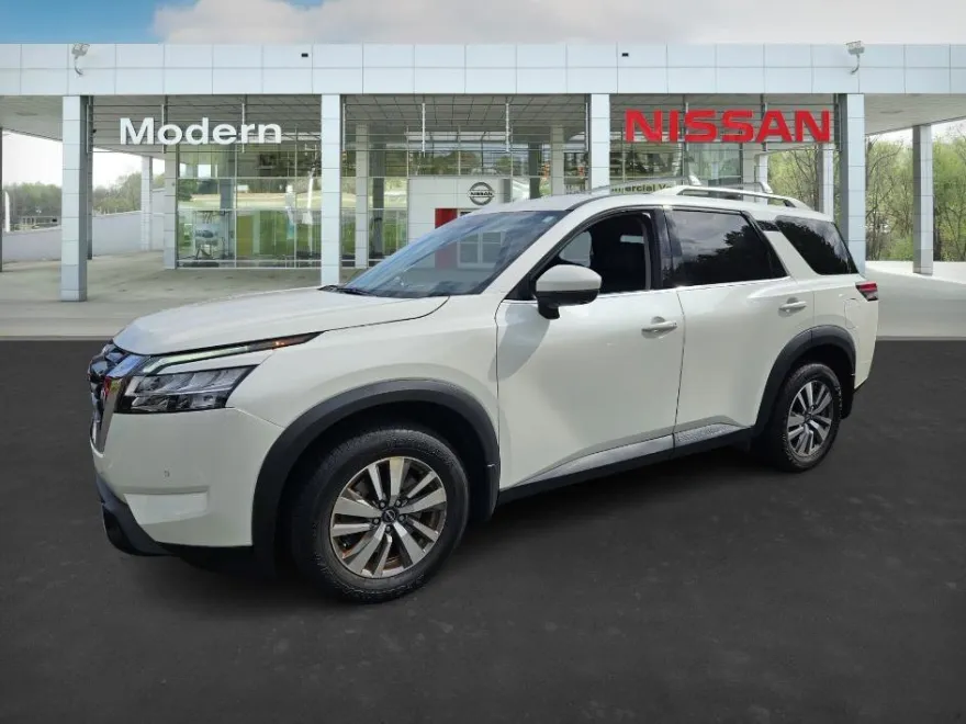 2023 Nissan Pathfinder SL photo 1