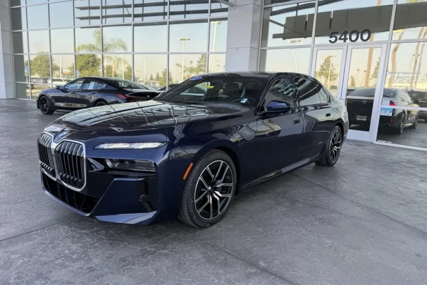 2023 Bmw 760i xDrive photo 1