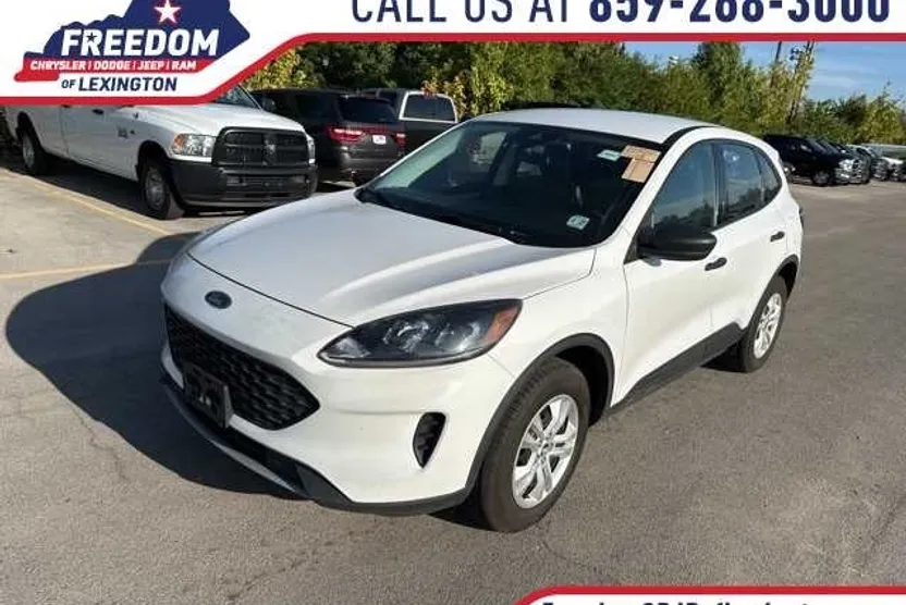 2022 Ford Escape S photo 1