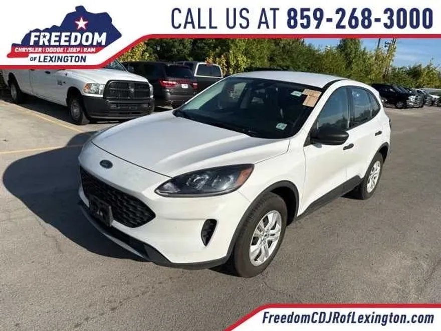 2022 Ford Escape S photo 1