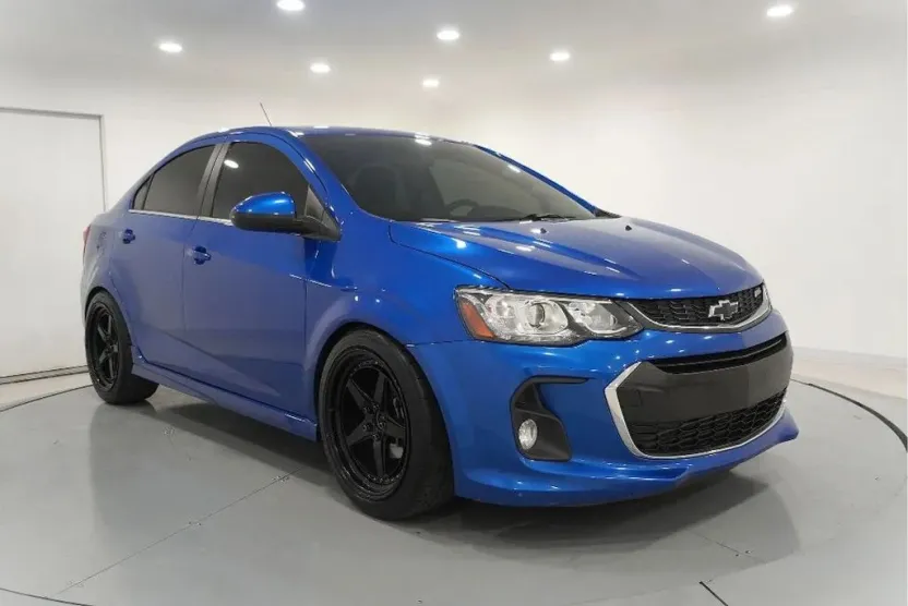 2020 Chevrolet Sonic LT photo 1