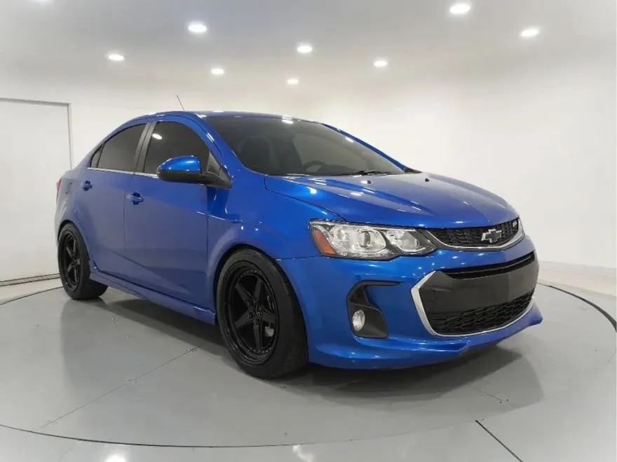 2020 Chevrolet Sonic LT photo 1