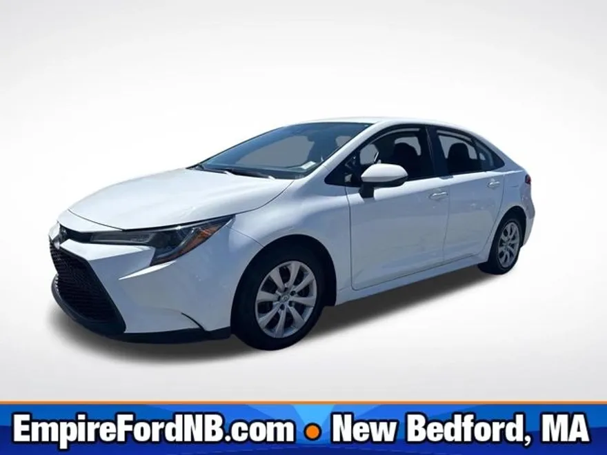 2021 Toyota Corolla LE photo 1