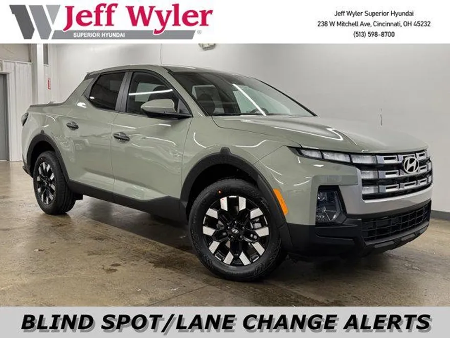 2025 Hyundai Santa Cruz SE photo 1
