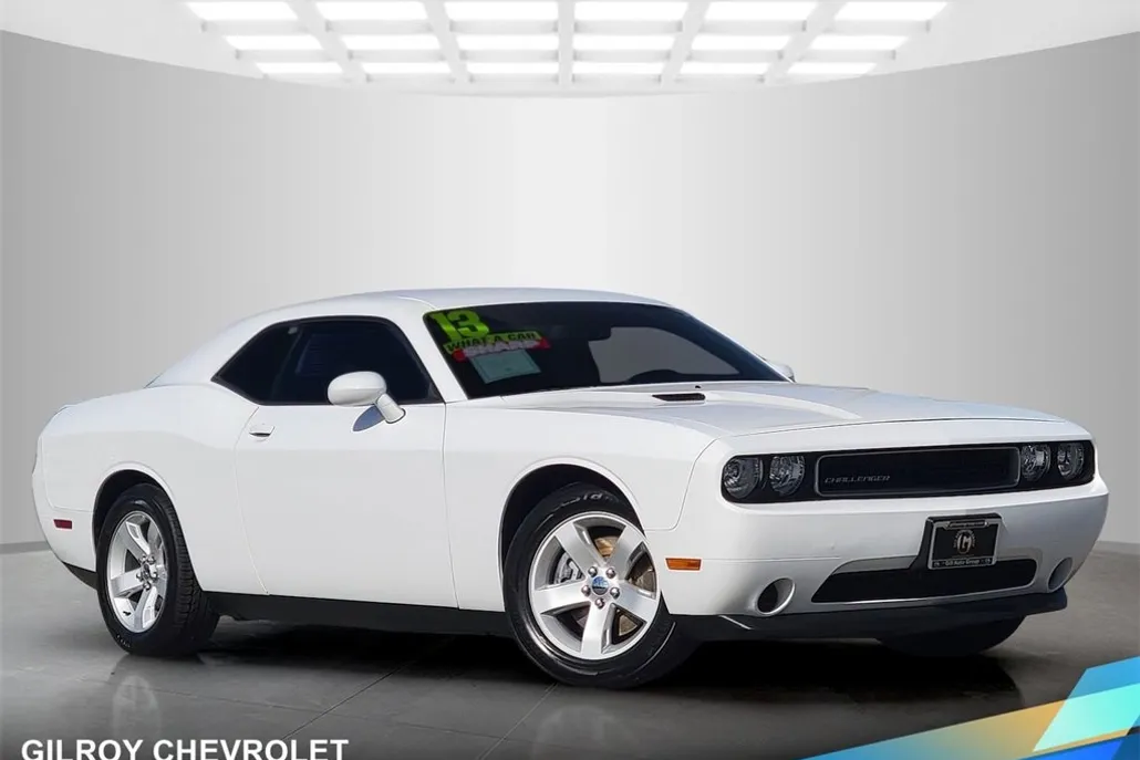 2013 Dodge Challenger SXT photo 1