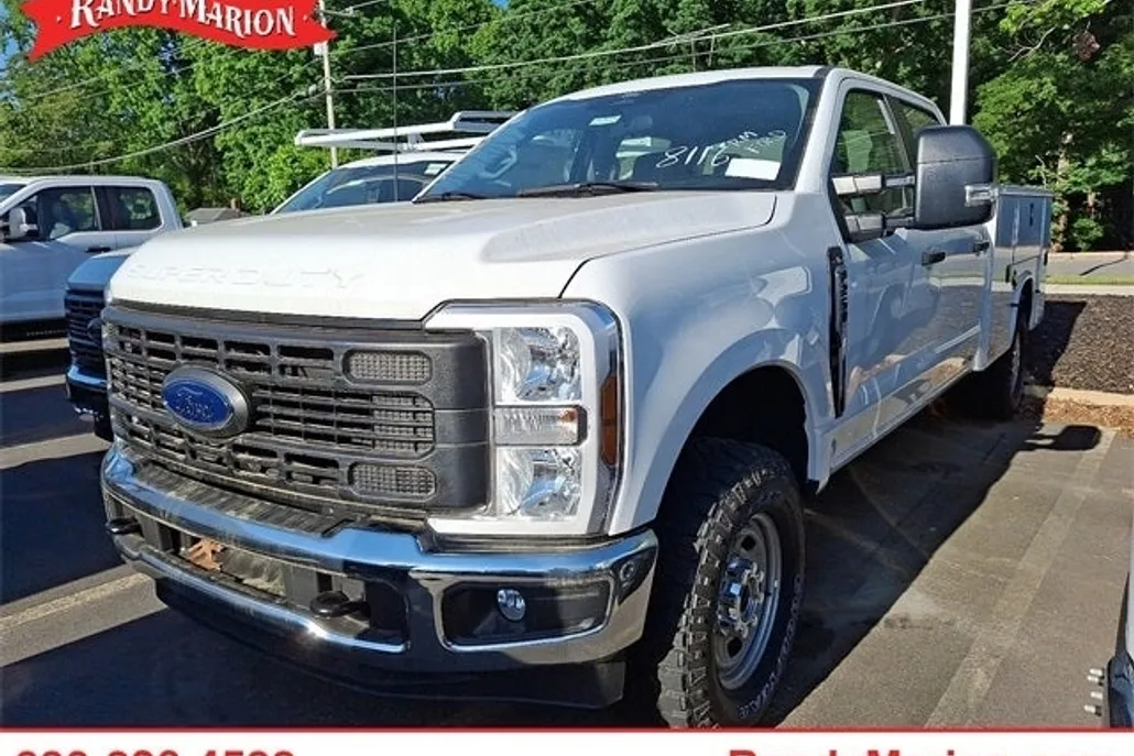 2022 Ford E-350 photo 1