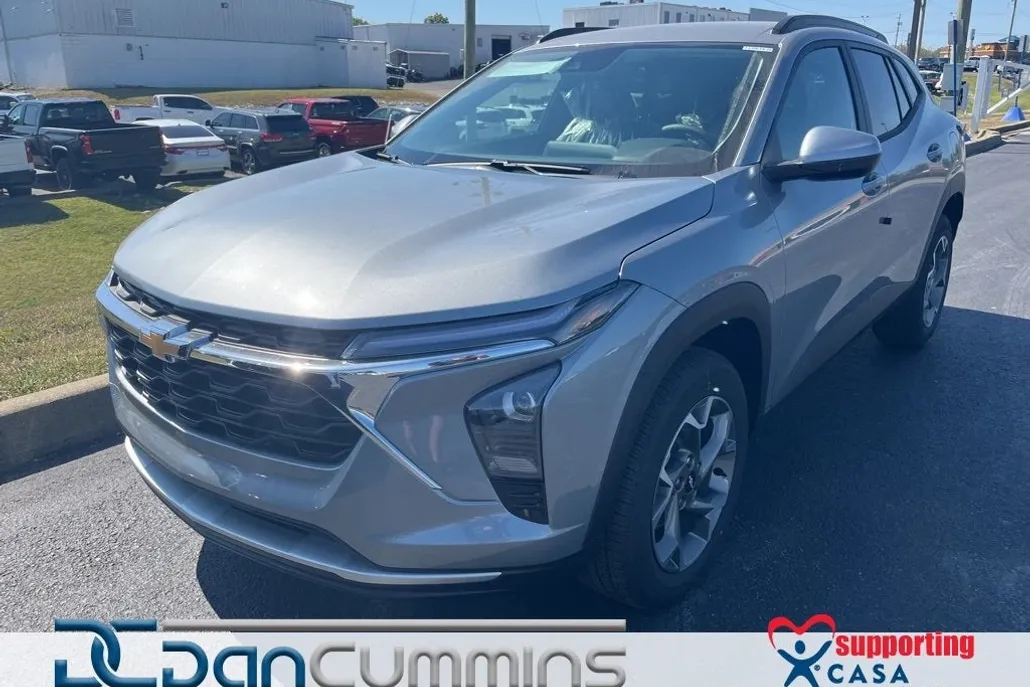 2026 Chevrolet Trax LT photo 1