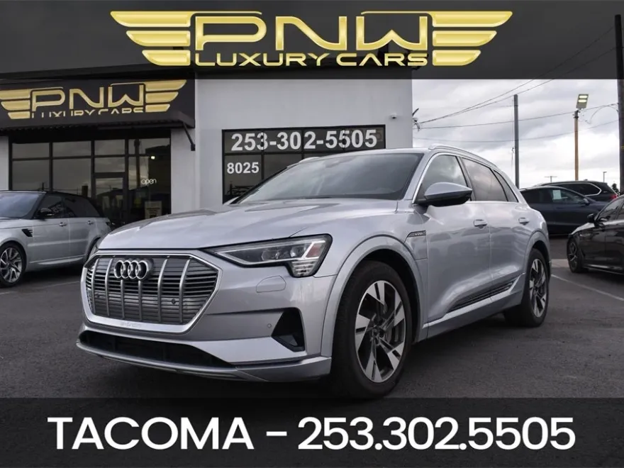 2022 Audi e-tron Premium photo 1