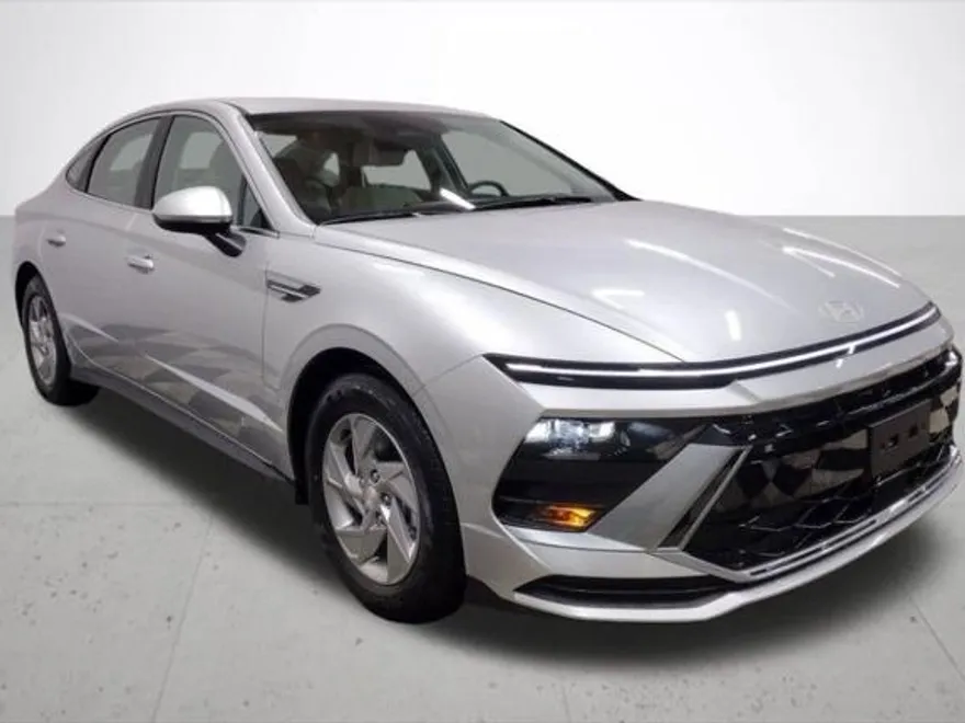 2025 Hyundai Sonata SE photo 1