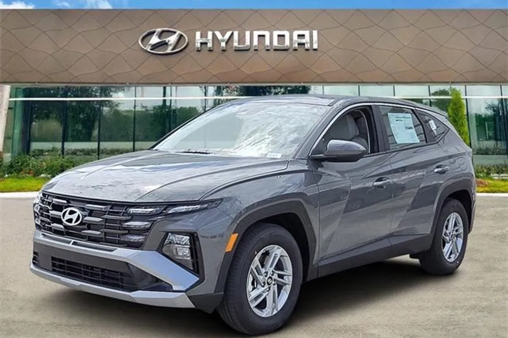 2026 Hyundai Tucson SE photo 1