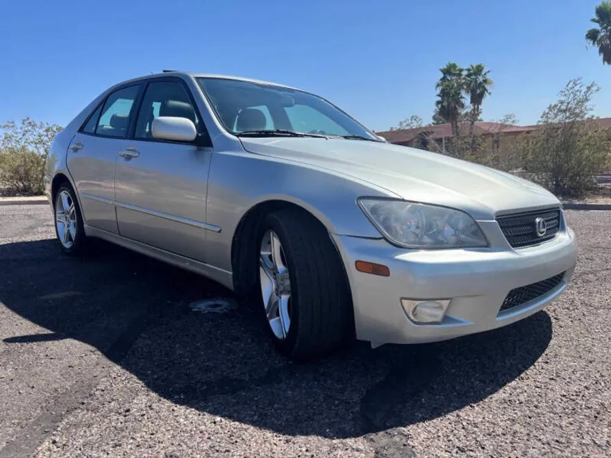 2002 Lexus IS 300 photo 1