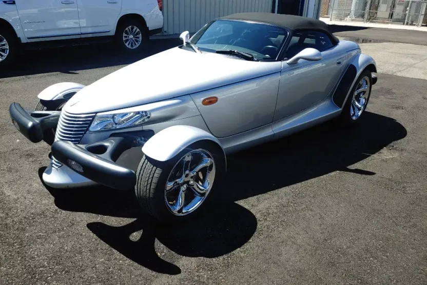 2000 Plymouth Prowler Base photo 1