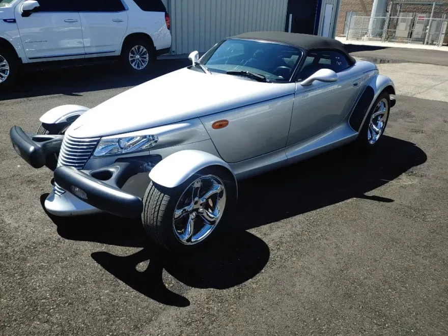 2000 Plymouth Prowler Base photo 1