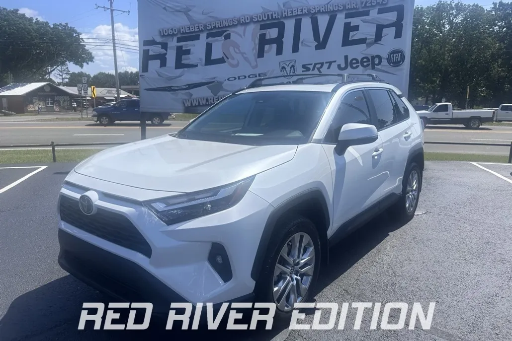 2024 Toyota RAV4 XLE Premium photo 1