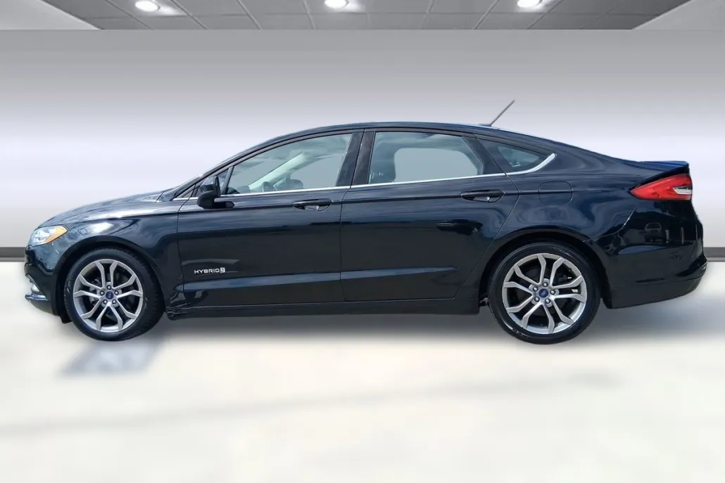 2017 Ford Fusion Hybrid SE photo 1