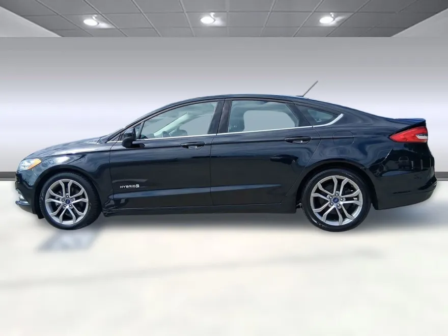 2017 Ford Fusion Hybrid SE photo 1