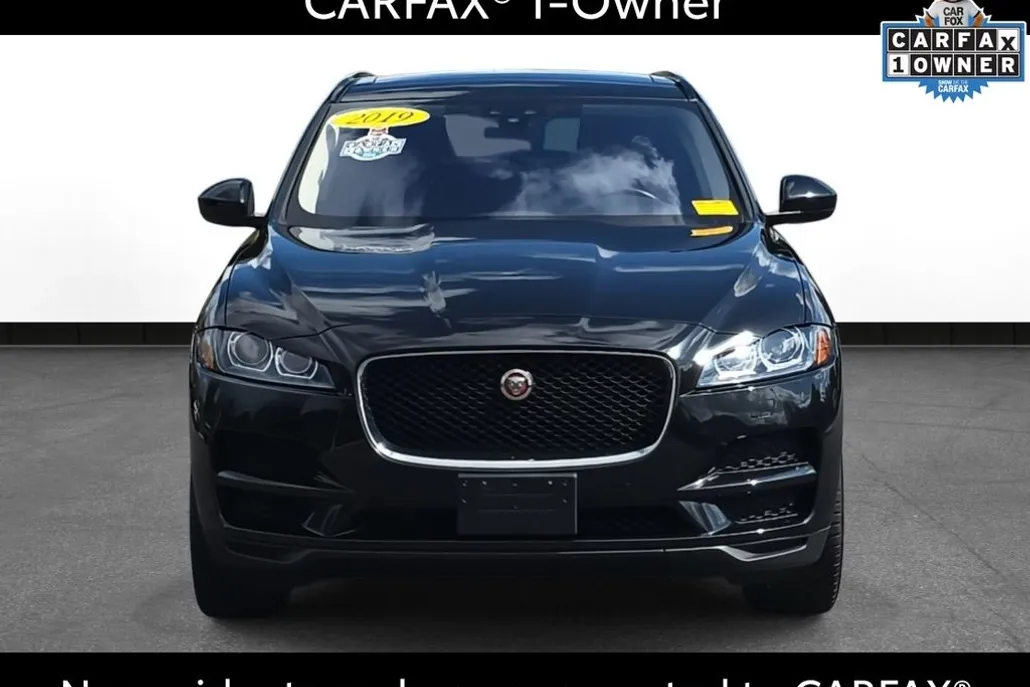 2019 Jaguar F-PACE Prestige photo 1