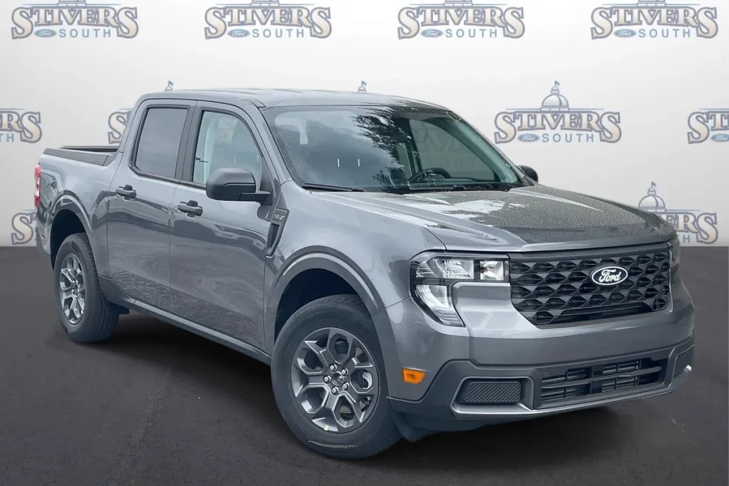 2025 Ford Maverick XLT photo 1