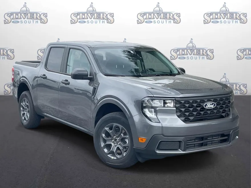 2025 Ford Maverick XLT photo 1