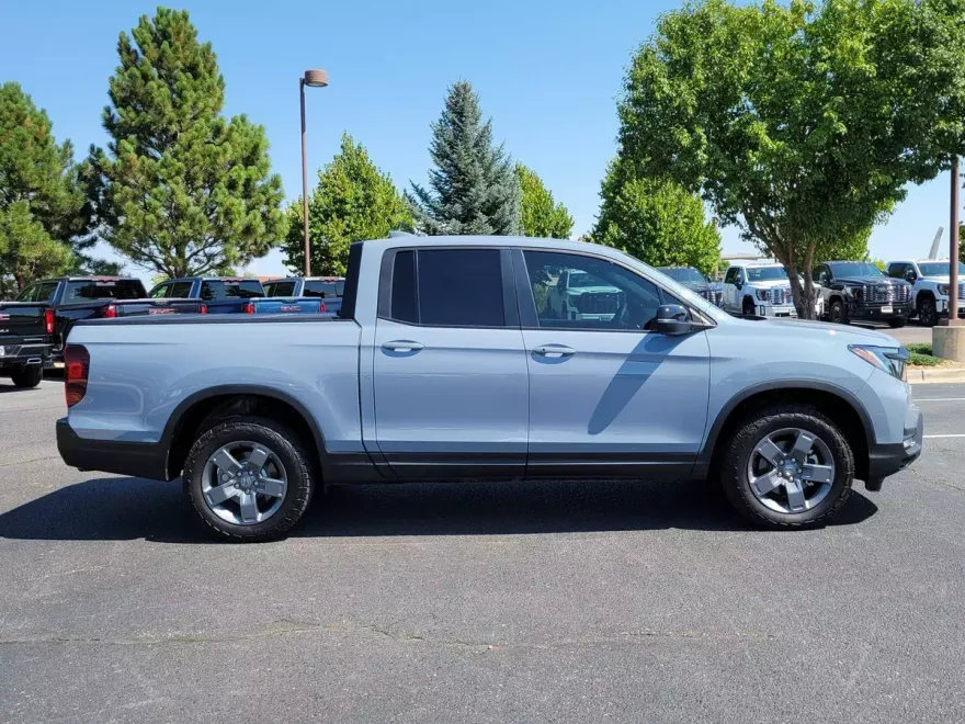 2025 Honda Ridgeline TrailSport photo 1