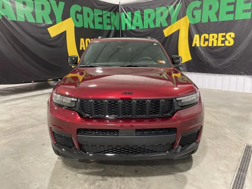2025 Jeep Grand Cherokee Altitude photo 1