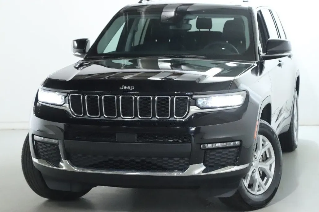 2023 Jeep Grand Cherokee Limited photo 1