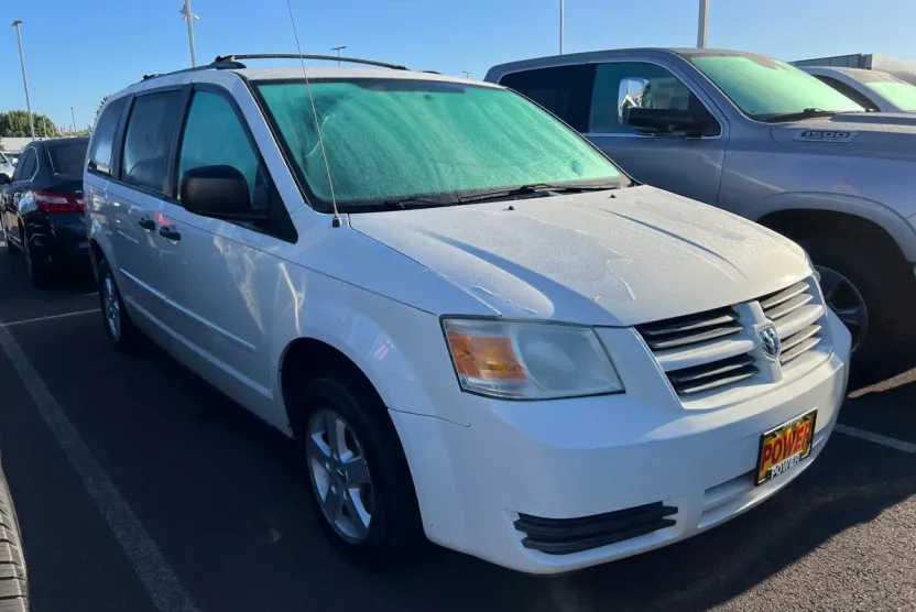 2008 Dodge Grand Caravan SE photo 1