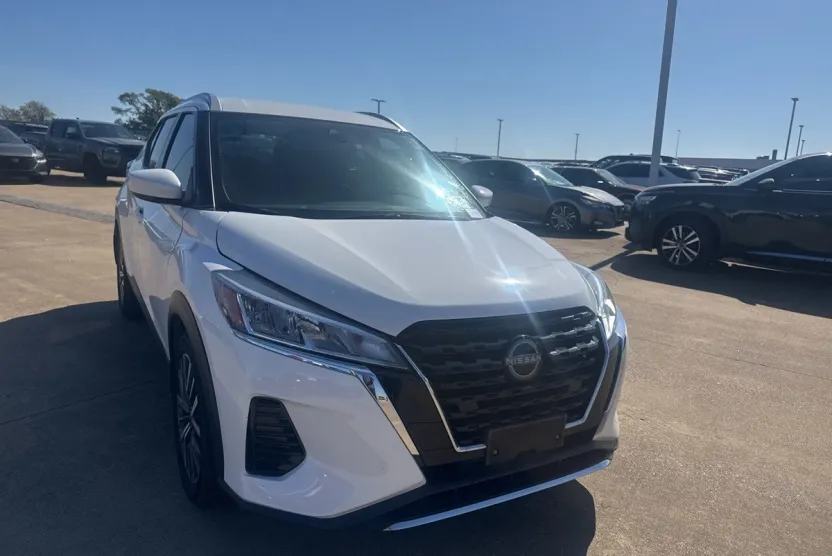 2024 Nissan Kicks SV photo 1
