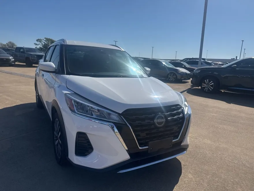 2024 Nissan Kicks SV photo 1