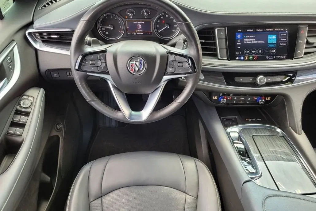 2023 Buick Enclave Essence photo 1