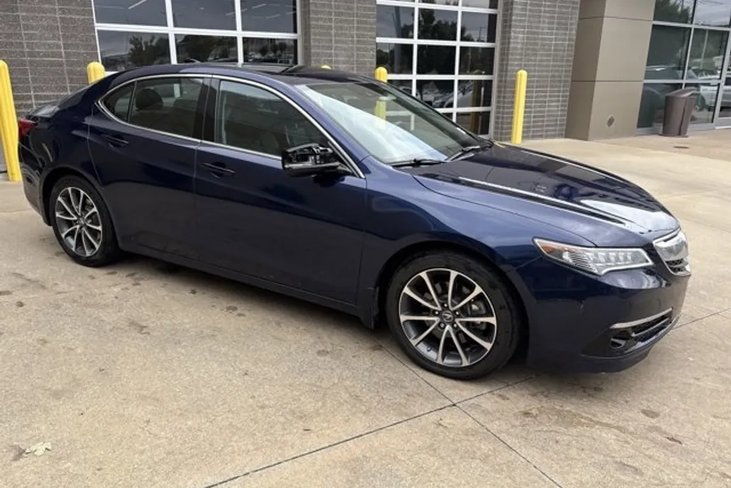 2017 Acura TLX SH-AWD Advance photo 1