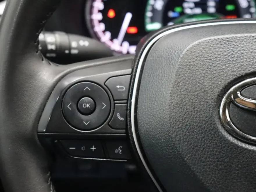 2024 Toyota RAV4 XLE Premium photo 18