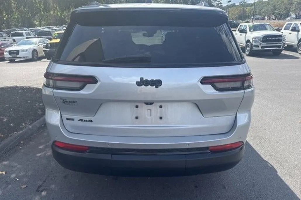 2021 Jeep Grand Cherokee Altitude photo 1