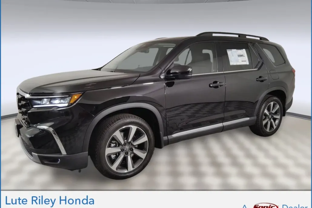 2025 Honda Pilot Touring photo 1