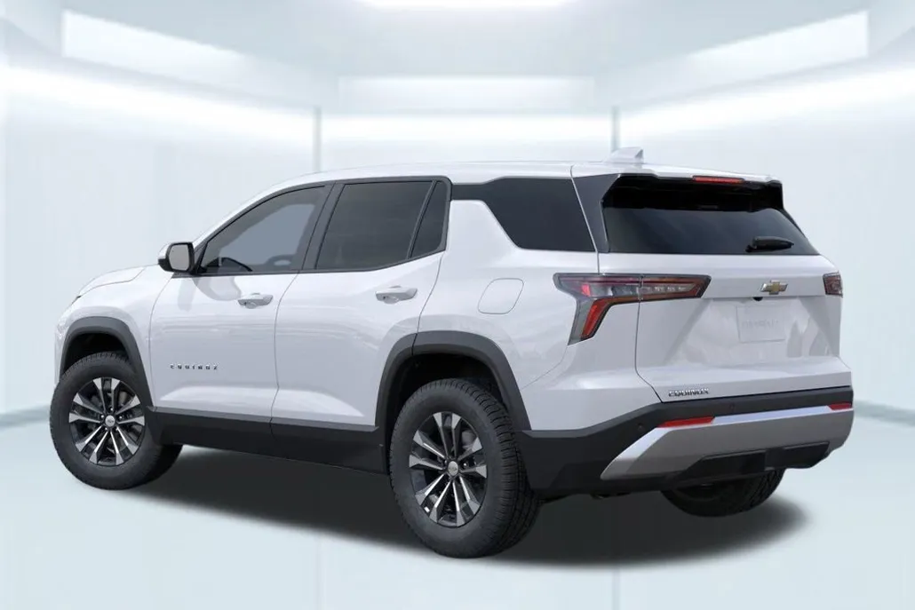 2026 Chevrolet Equinox LT photo 1