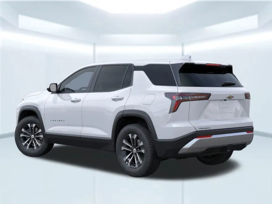 2026 Chevrolet Equinox LT photo 1