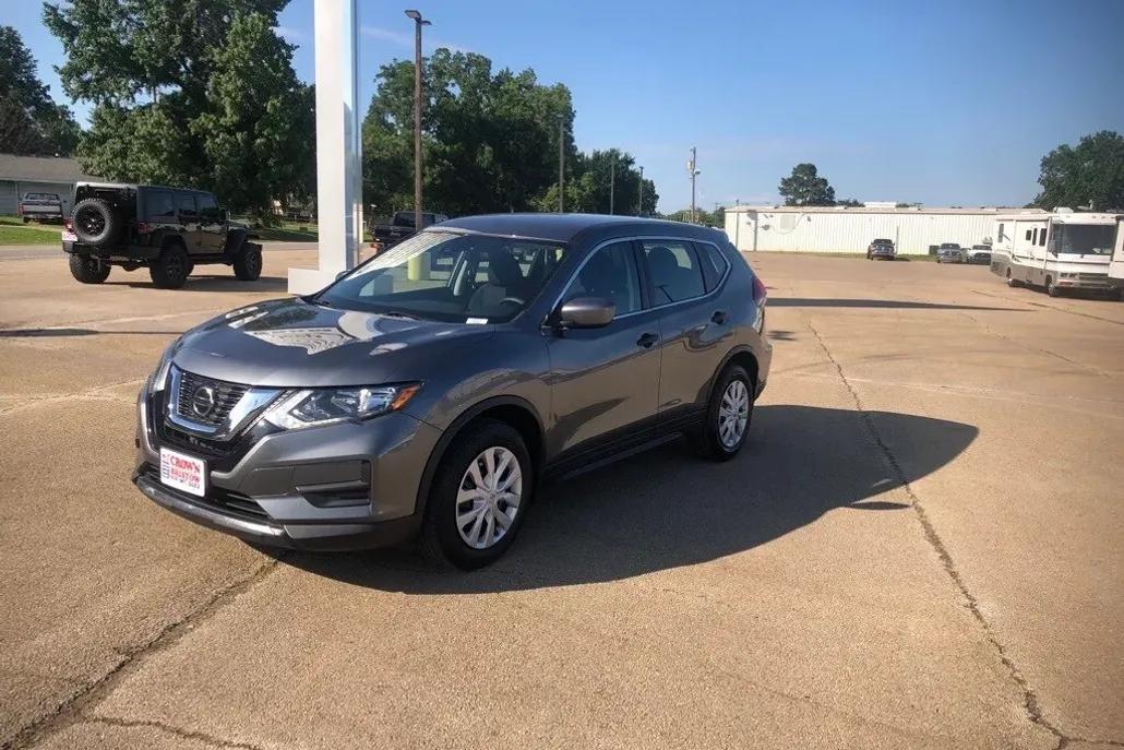 2020 Nissan Rogue S photo 1