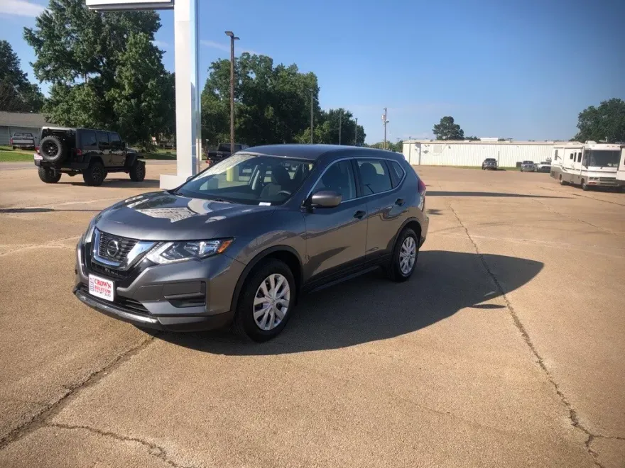 2020 Nissan Rogue S photo 1