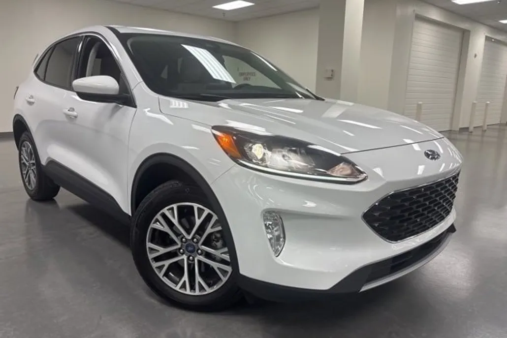 2022 Ford Escape SEL photo 1