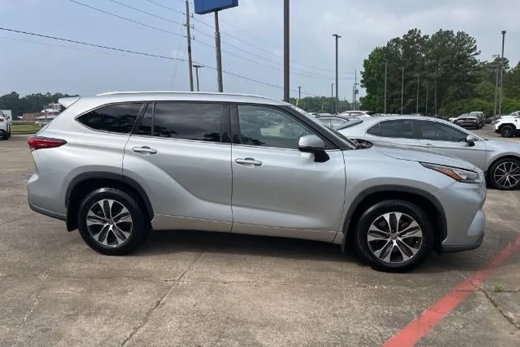 2020 Toyota Highlander Hybrid XLE photo 1