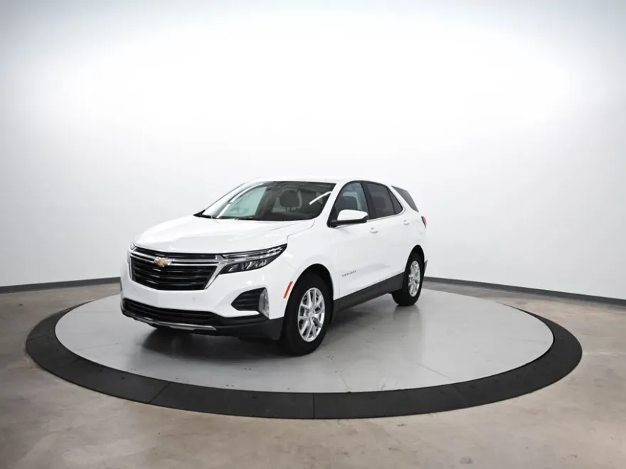 2022 Chevrolet Equinox LT photo 1