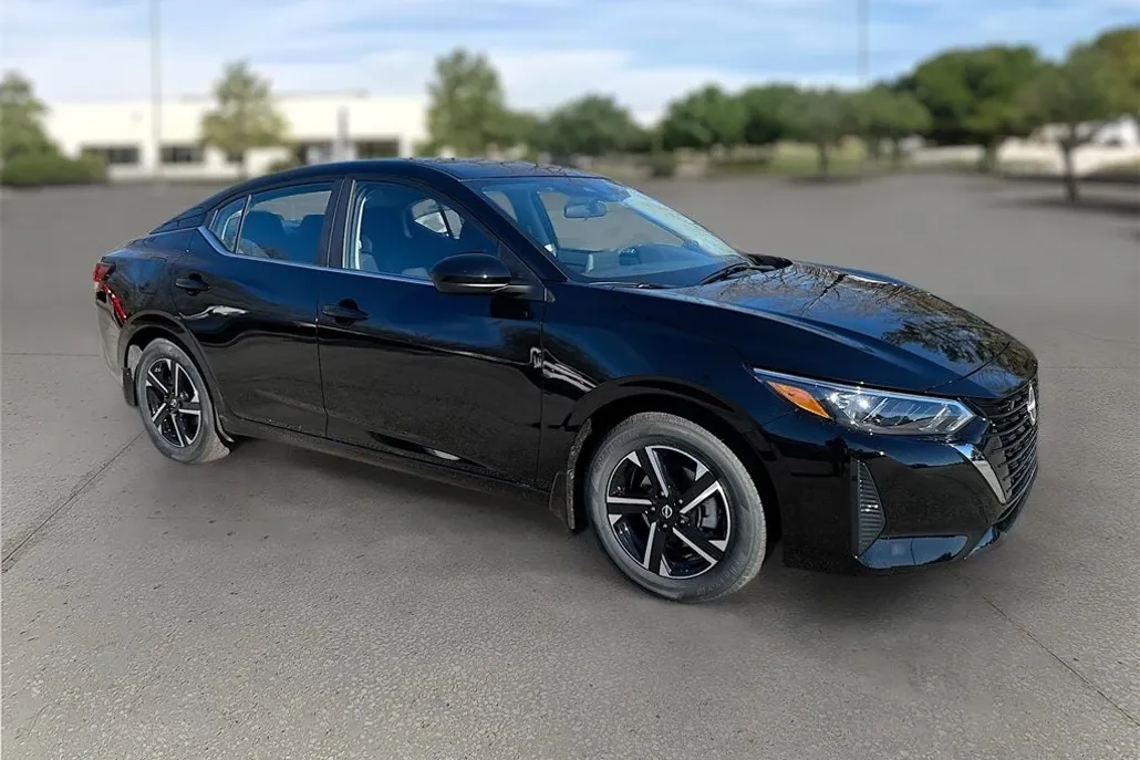 2025 Nissan Sentra SV photo 1