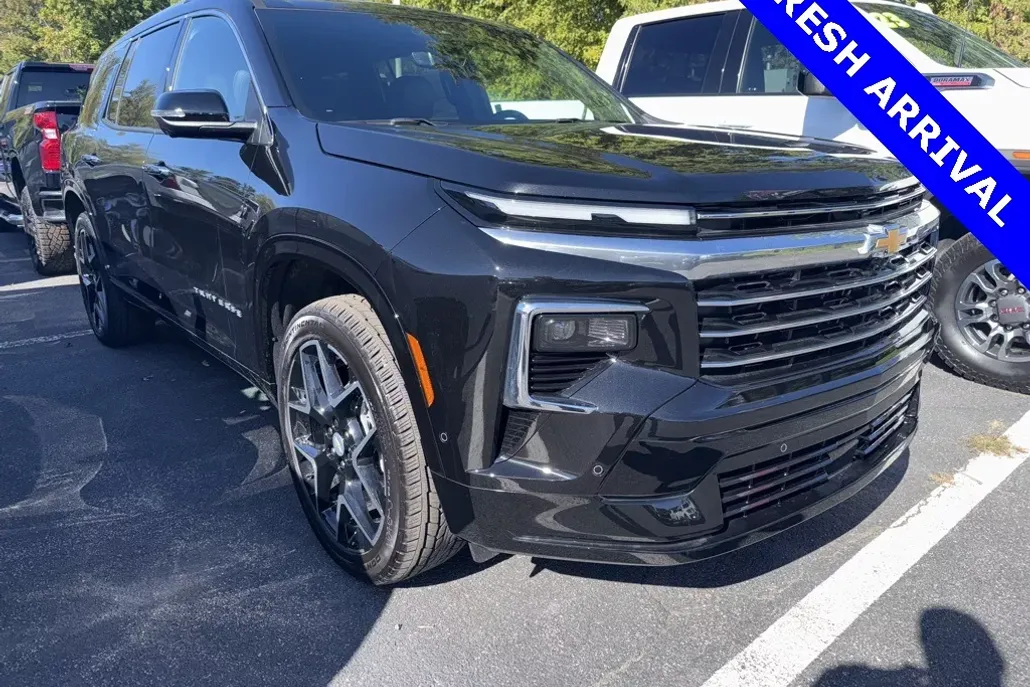 2025 Chevrolet Traverse High Country photo 1