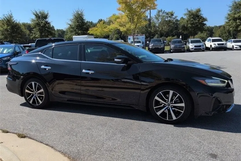 2023 Nissan Maxima SV photo 1