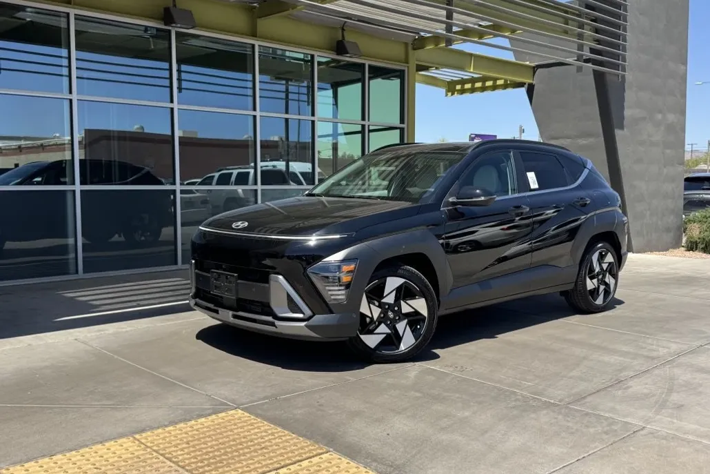 2024 Hyundai Kona Limited photo 1