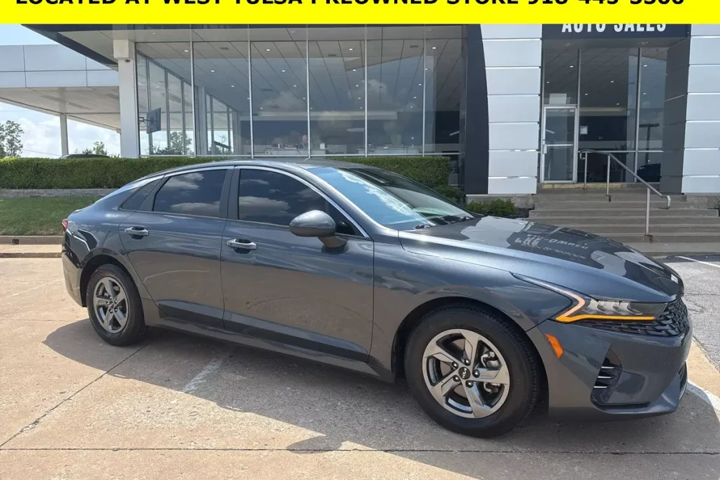 2022 Kia K5 LXS photo 1