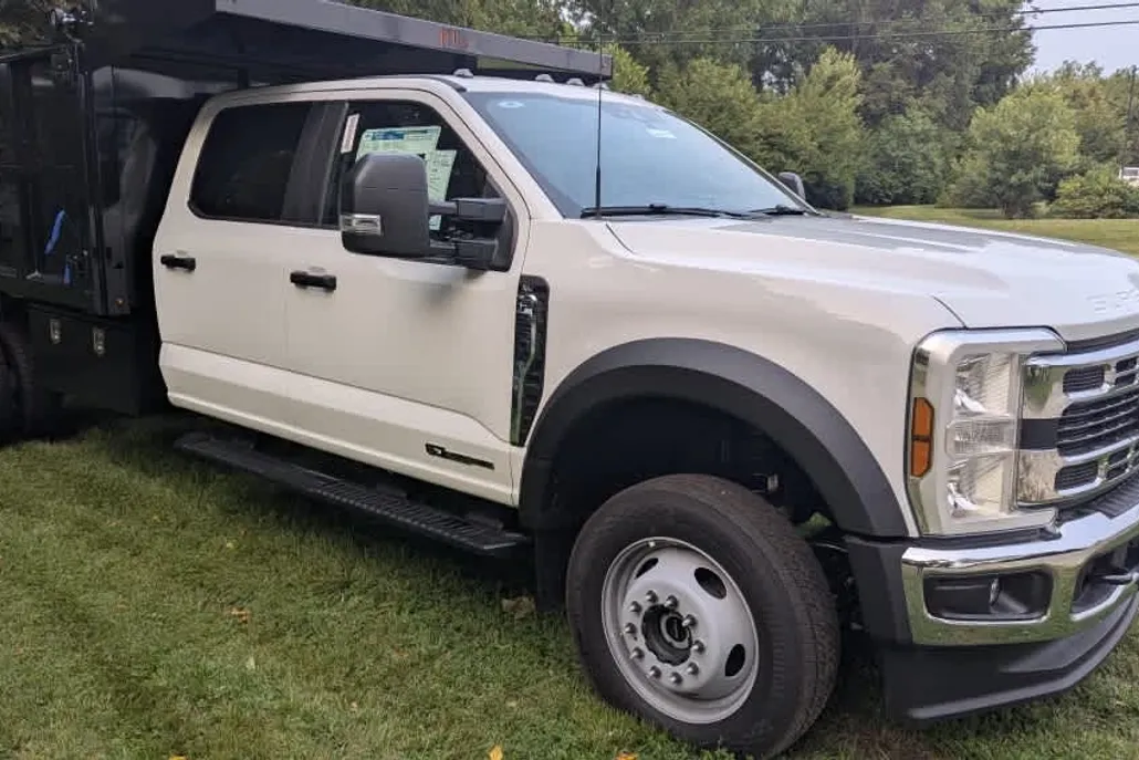 2025 Ford F-550 XL photo 1
