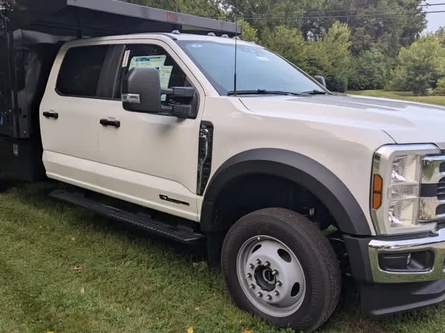 2025 Ford F-550 XL photo 1