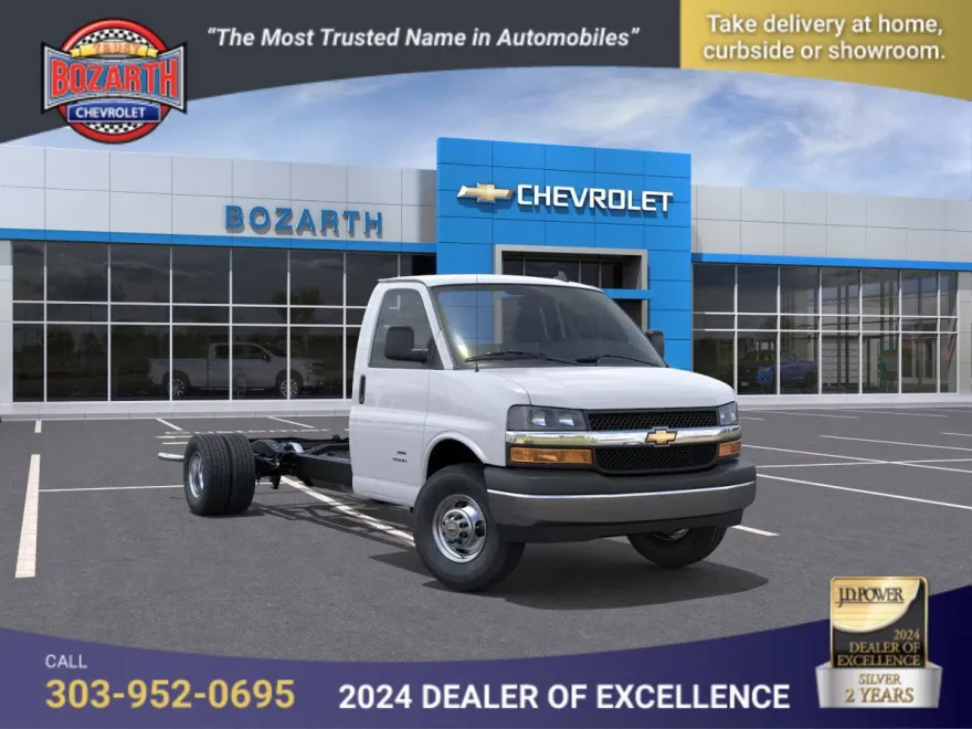2025 Chevrolet Express Cutaway 3500 photo 1