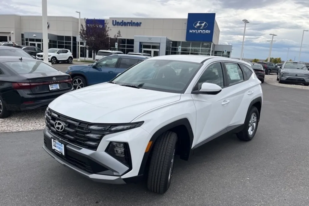 2026 Hyundai Tucson SE photo 1